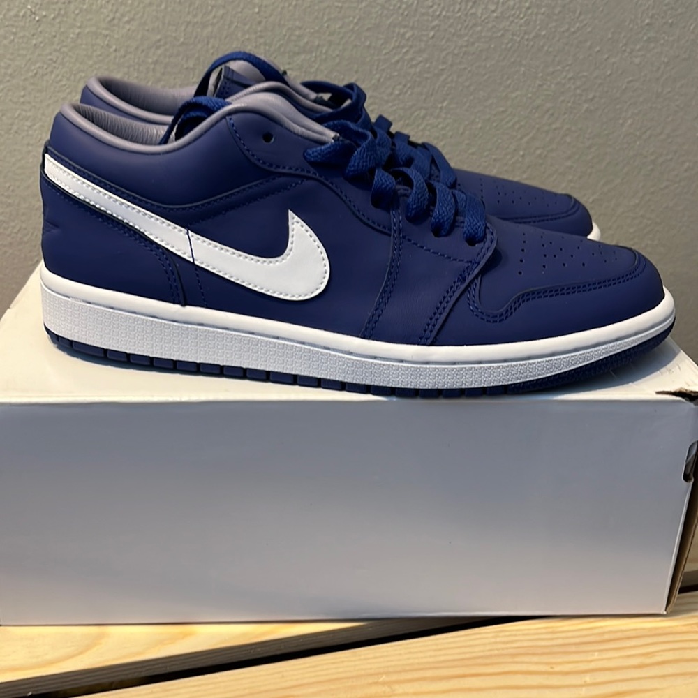 NIB Nike Air Jordan 1 Low SE, royal blue, women’s size 9